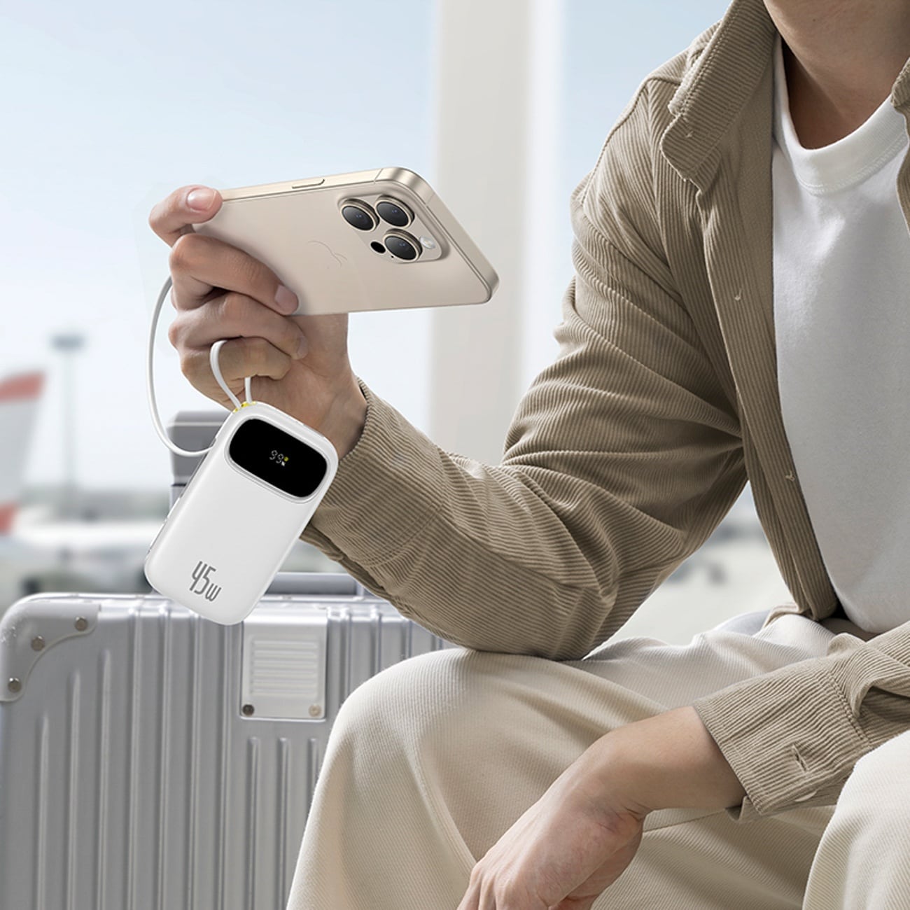 Baseus EnerFill FC31 QPow3 10 000 mAh 45 W powerbank m/display og 2 innebygde USB-C-kabler – hvit