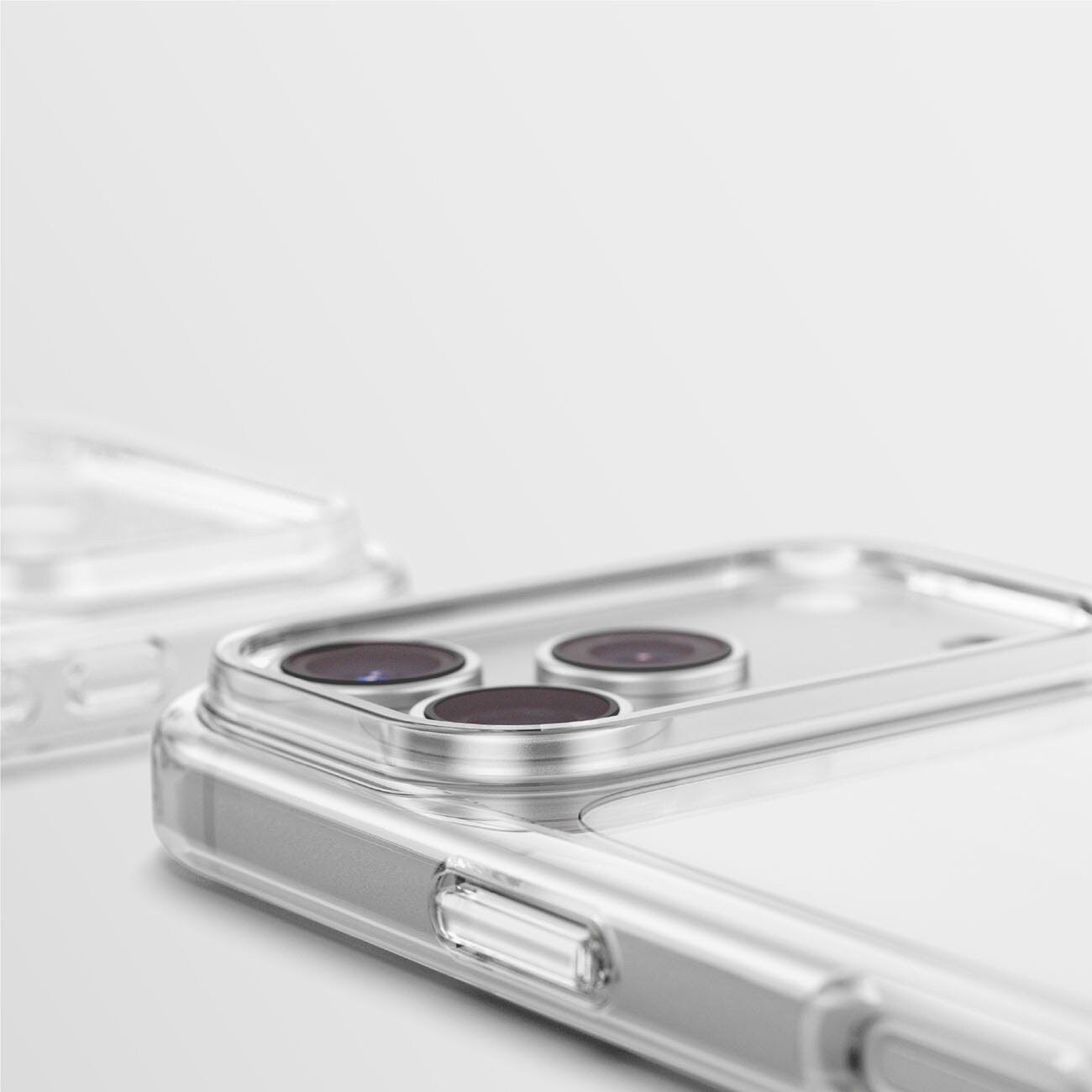 AmazingThing Minimal faldsikkert etui med 3 linser til iPhone 18 Pro – gennemsigtigt