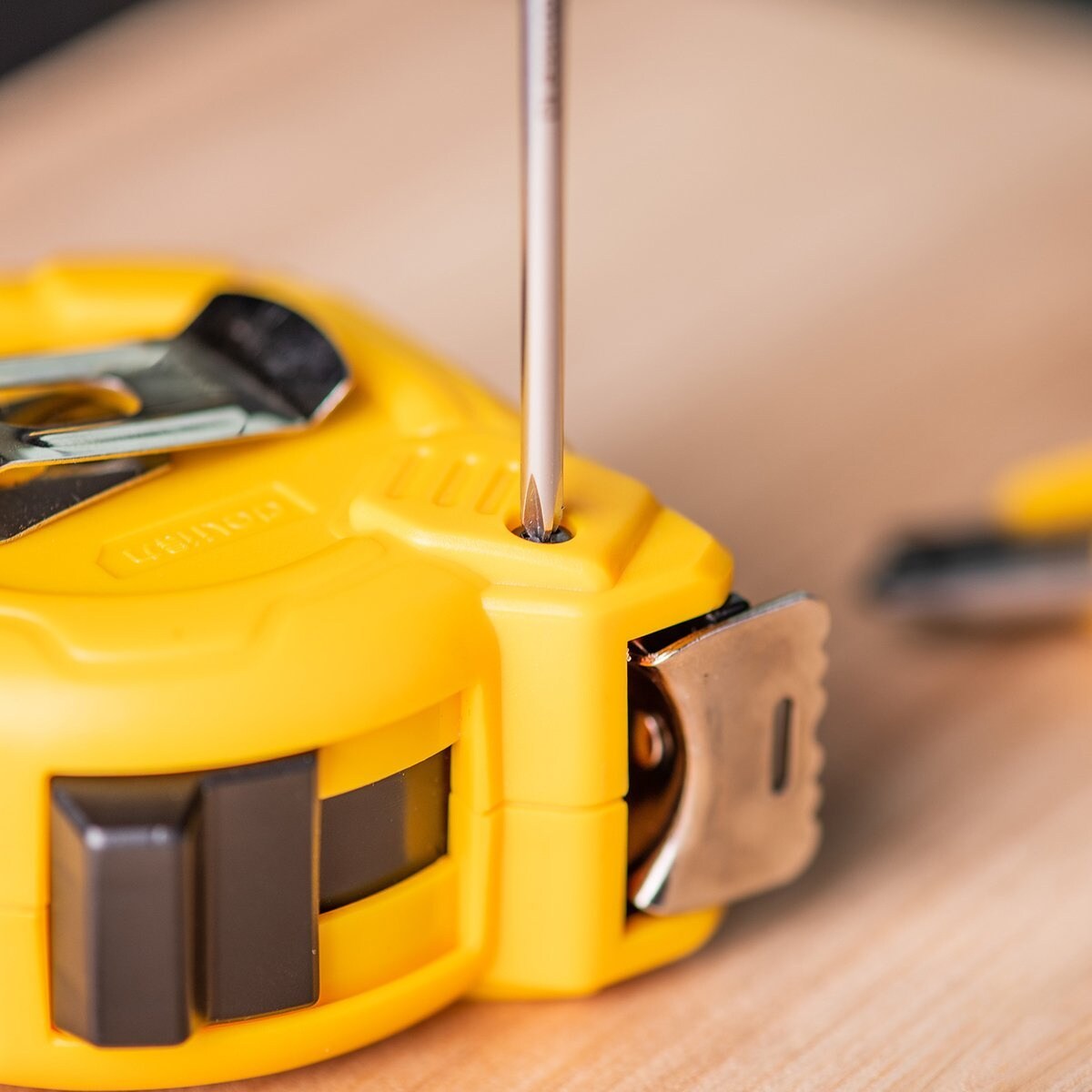 Slitsad skruvmejsel 3x100mm Deli Tools EDL6331001 (gul)